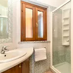 With Private Pool Just 400 Meters From The - 别墅 *