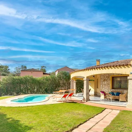 Villa With Private Pool Just 400 Meters From The -