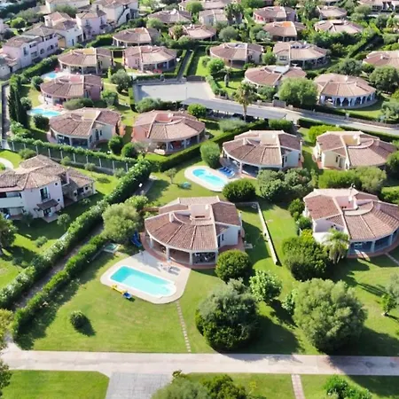 Villa With Private Pool Just 400 Meters From The - *