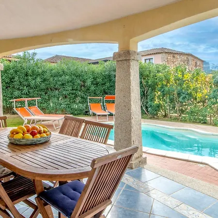 With Private Pool Just 400 Meters From The - Villa