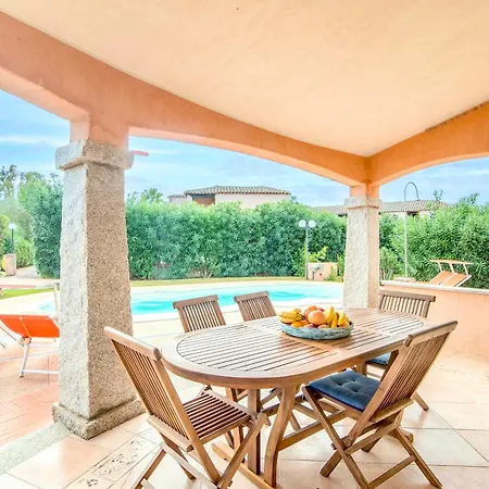 With Private Pool Just 400 Meters From The - Villa Costa Rei