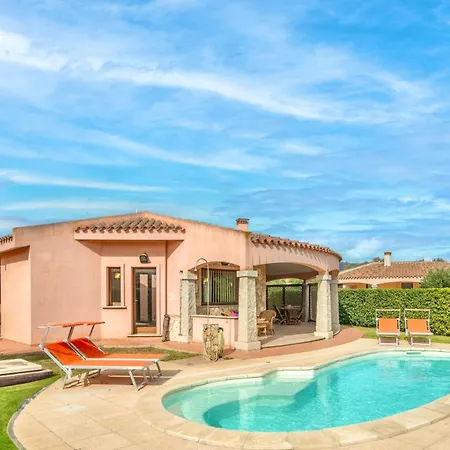 Villa With Private Pool Just 400 Meters From The - Costa Rei