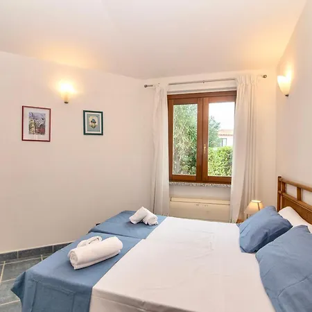 With Private Pool Just 400 Meters From The - * Costa Rei