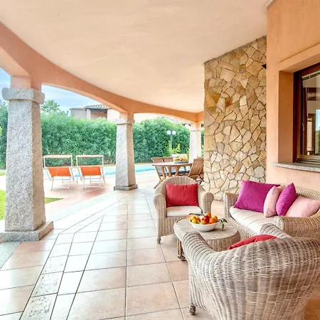 With Private Pool Just 400 Meters From The - Villa