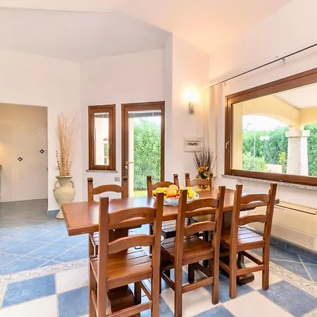 Villa With Private Pool Just 400 Meters From The - *