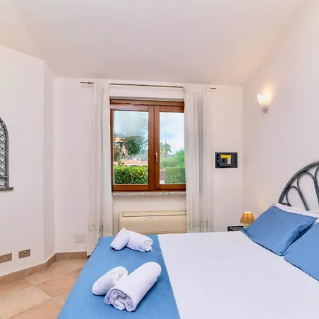 With Private Pool Just 400 Meters From The - Villa Costa Rei