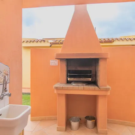 Villa With Private Pool Just 400 Meters From The - *