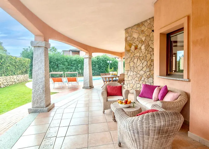 With Private Pool Just 400 Meters From The - Willa