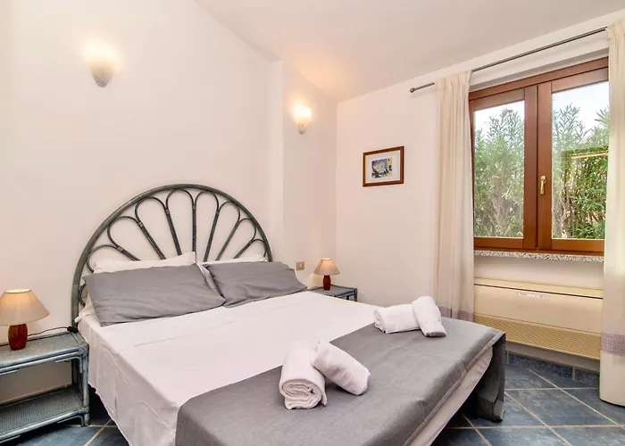 With Private Pool Just 400 Meters From The - * Costa Rei